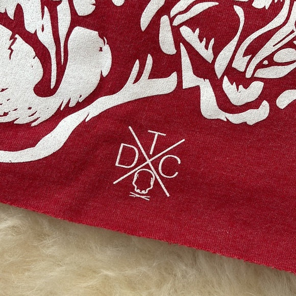 Cropped Fleece Hoodie with Skull and Roses - Picture 3 of 3